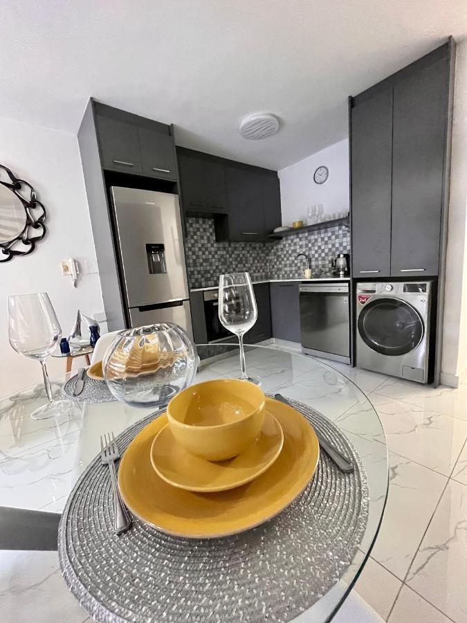 Green Point Fully Equipped * Cape Town