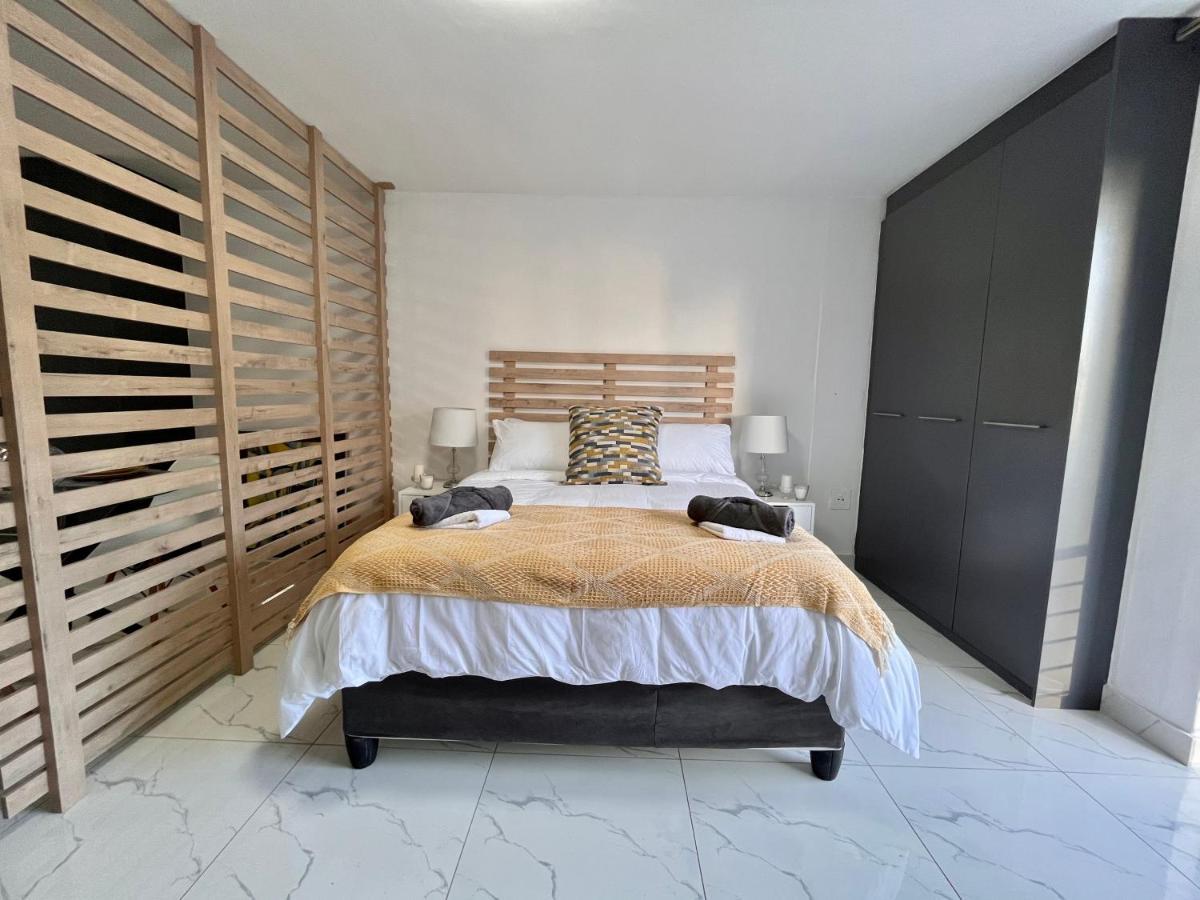 Green Point Fully Equipped * Cape Town